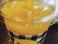 -莓园冰淇淋店