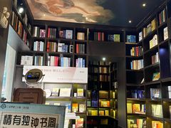 -钟书阁(松江泰晤士小镇店)