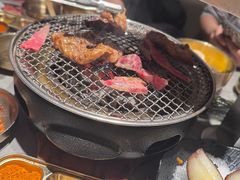 -草家酱蟹炭火烤肉店(珲春南路一店)