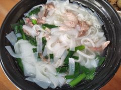 -鸿浩扒猪脚米线