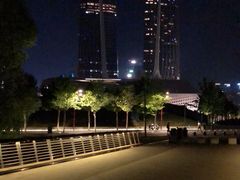 -南京眼步行桥