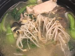 -丽虹云南过桥米线(兴工街店)