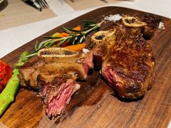 果木炭烤澳洲厚切带骨牛小排-93Club·法餐厅