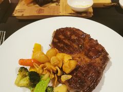 碳烤安格斯牛肉蔬菜红酒汁-圣丰索菲特·法国餐厅