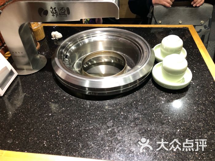 韩盛炭火自助烤肉(群力店)餐具摆设图片 - 第1张