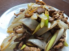 葱爆羊肉-巴音陶日故德烩菜馆(体育场店)