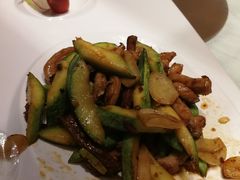 茶树菇猪颈肉-广东道至正餐厅(区庄店)