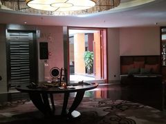 -三亚湾海居铂尔曼度假酒店