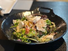 金枪鱼沙拉配新鲜-CASA卡撒意式西餐厅