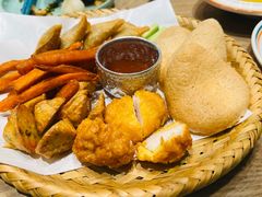 市场招手停炸食拼盘-迷你椰·泰式大排档(北京首店)
