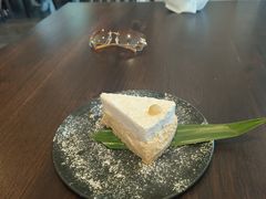 -Chom Cafe and Restaurant