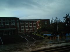 -云南大学滇池学院