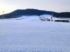 -十三陵雪世界滑雪场