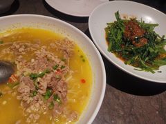 金针菇酸汤肥牛-汤城小厨•粤菜•靓汤(苏州街店)