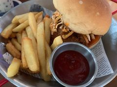 薯条汉堡-COMMUNE幻师(上邦百汇城店)