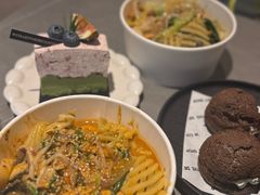 -W COLLECTIVE  DESSERT SHOP