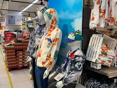 -家乐福(四元桥购物中心店)
