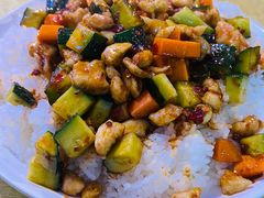 宫爆鸡丁盖饭-北京皖南温馨包子铺