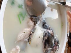 -美顺香食府鱼头老店(雪野湖店)