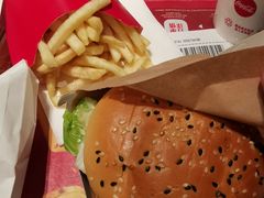 -麦当劳(华融店)