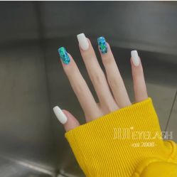-吉吉靓甲美睫