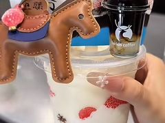 -瑞幸咖啡(小龙湾地铁站临街店)