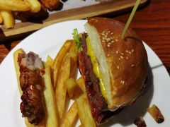 美食牛肉培根芝士汉堡-大卫西厨餐厅(苏中尚城店)