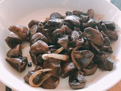 炒蘑菇-Bamboo Bar & Grill Restaurant