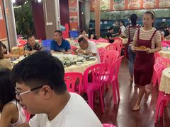大堂-源海渔村·现捞海鲜(大角湾店)