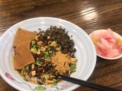 -碗里捞川渝特色面(沙河玖耀里店)