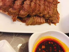 -牧场烧烤餐饮广场