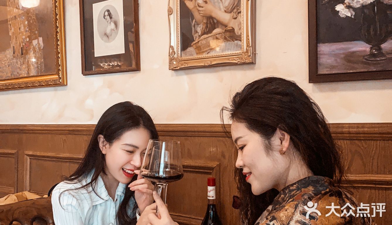 新年小酌，闺蜜就是要一起奔富