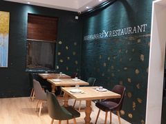 -Mark&Mars Restaurant