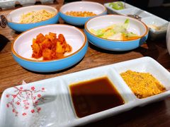 -明洞阿姨·韩式酱蟹烤肉·创意料理(三元桥店)