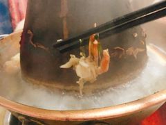 -洞庭洲·防空洞火锅·烧烤·铜锅涮肉(新百广场店)