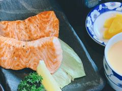 盐烤三文鱼定食-小山日本料理(兴业太古汇店)