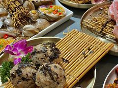 -围炉肉舍•炭烤活鳗•丹东海鲜烤肉(步行街店)