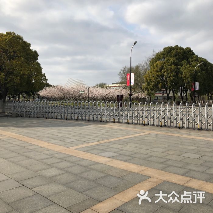 上海中醫藥大學(浦東校區)-東門