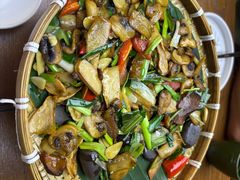 -云海肴·汽锅鸡·云南菜(天山百盛优客店)