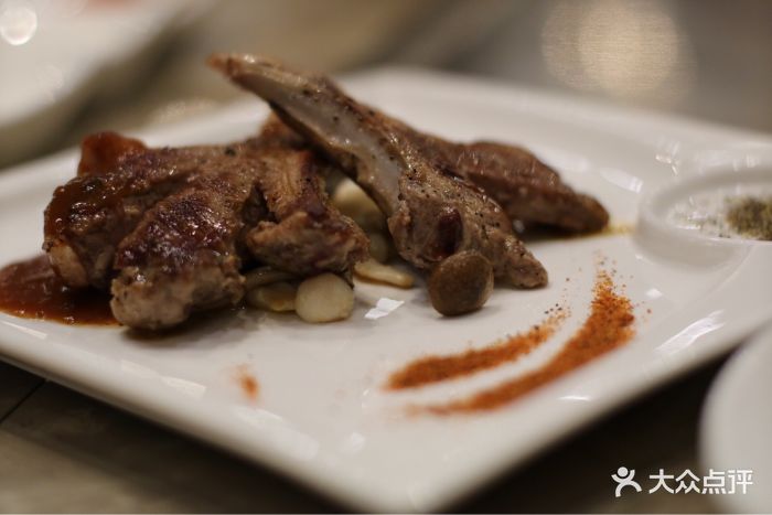 峯铁板烧(环球港店)匈牙利椒盐小羊排图片 - 第1张