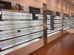 -LensCrafters亮视点·OAKLEY精选(静安嘉里中心店)