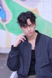 -一家只做男发烫染的店