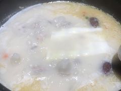 -洪氏嗨捞·广东猪肚鸡·椰子鸡火锅(西咸万象城店)