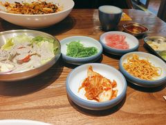 -明洞阿姨·韩式酱蟹烤肉·创意料理(三元桥店)