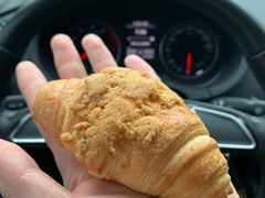 咸蛋黄流心可颂-肯德基(凤凰店)