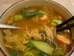 酸菜海鲜粉丝酸辣粉-队长面馆 La Pasteria del Capitano