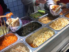 自助取餐区-三兄弟高炉烧饼