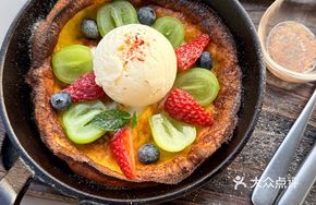 Fruit Herb Dutch Pancake