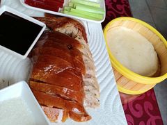 -依江春水烤鸭店