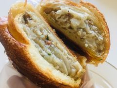 牛角包烧麦-不正咖啡(万达尊店)
